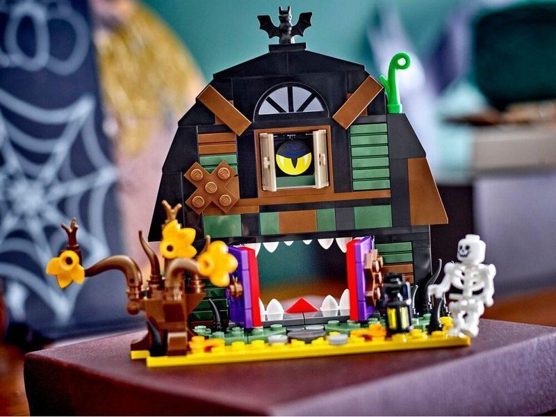 Конструктор LEGO&reg; Гэлловинская кладовая с минифигуркой-скелетом 40721 40721