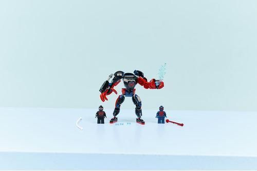 Конструктор LEGO Super Heroes Робот Майлза Моралеса vs. Человек-паук 2099 76337 76337