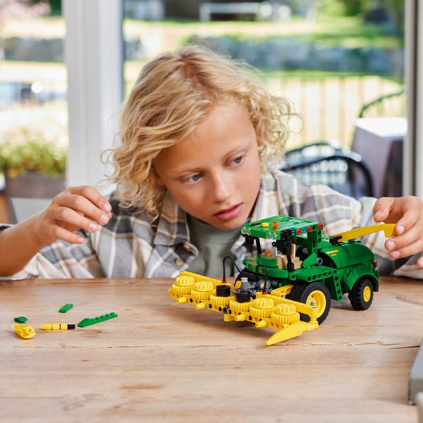 Конструктор LEGO® Technic John Deere 9700 42168 42168