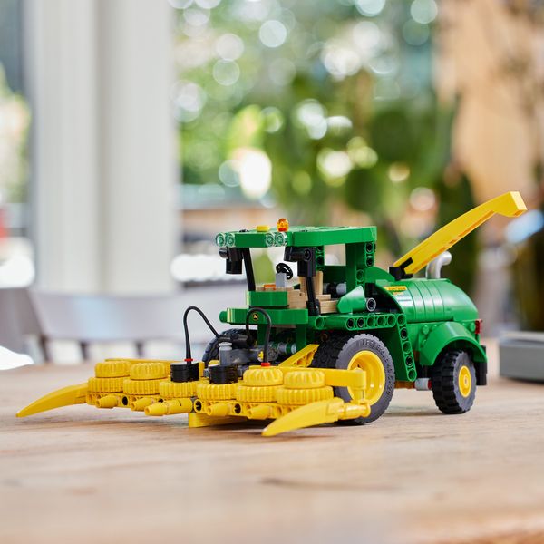 Конструктор LEGO® Technic John Deere 9700 42168 42168