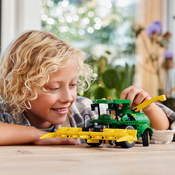 Конструктор LEGO® Technic John Deere 9700 42168 42168