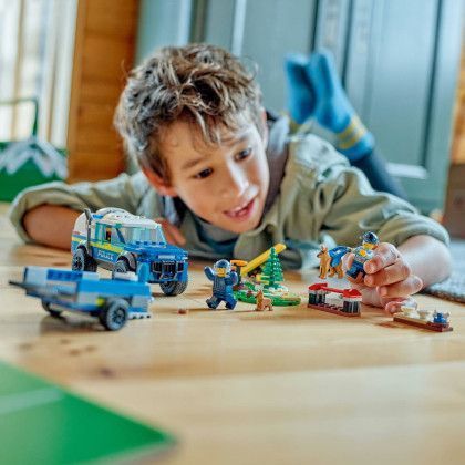 Конструктор LEGO&reg; LEGO City Мобильная площадка для дрессировки полицейских собак 197 деталей (60369) 60369