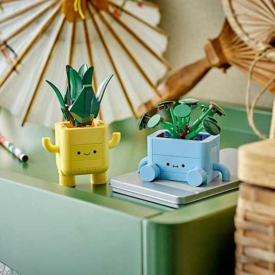 Купить Конструктор LEGO® Botanicals Счастливые растения 10349 в