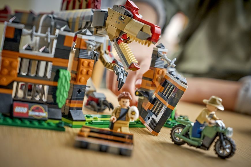 Конструктор LEGO&reg; Jurassic World Втеча спинозавра 77982 77982