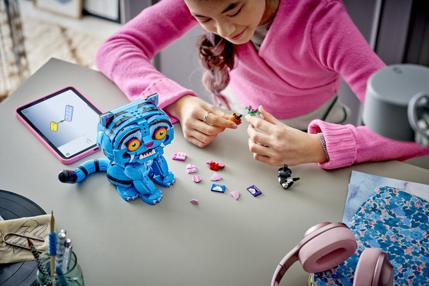 Конструктор LEGO&reg; KPop Demon Hunters Тигр Дерпі та пташка Сассі - 72537