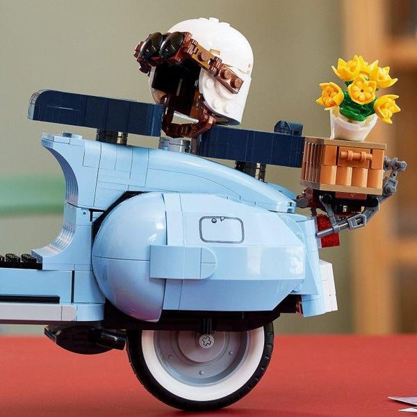 Конструктор LEGO Creator Expert Vespa 1106 деталей 10298 10298