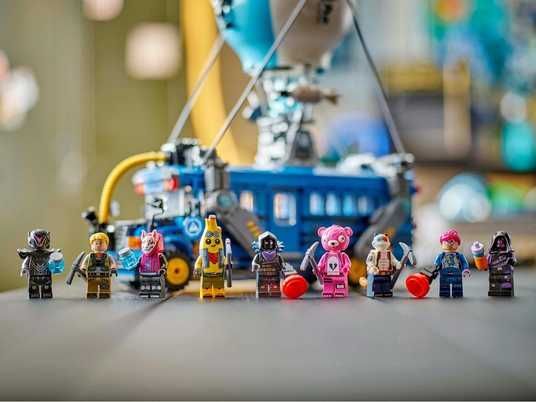 Купить Конструктор LEGO® Fortnite® Battle Bus 77073 в магазине
