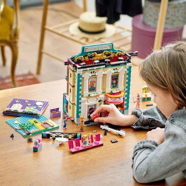 Конструктор LEGO Friends Театральная школа Андреа 1154 деталей 41714 41714