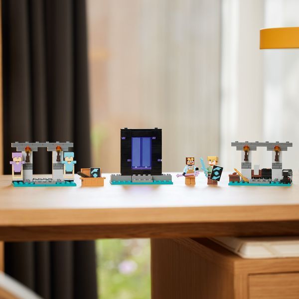 Конструктор LEGO&reg; Minecraft Оружейная 21252 21252
