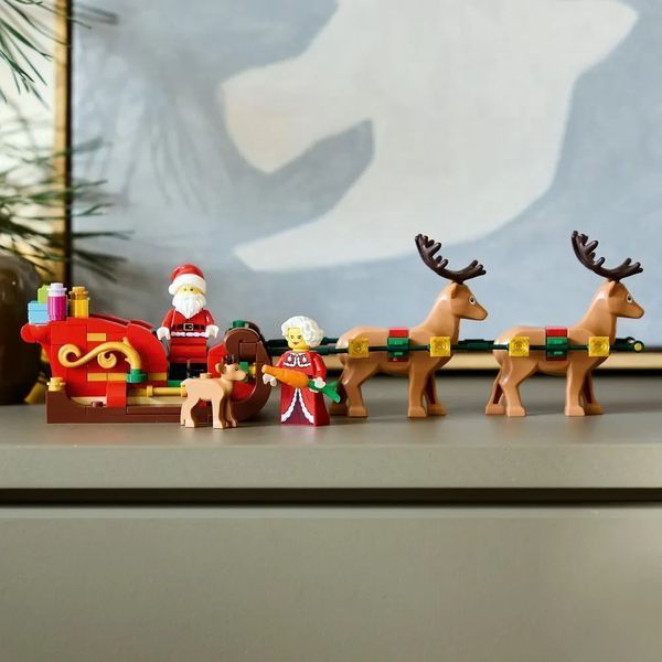 Конструктор LEGO&reg; Icons Святкові пригоди Санти на санчатах 40866 40866