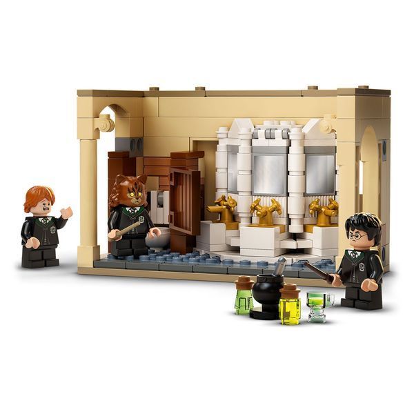 Конструктор LEGO Harry Potter Гоґвортс: невдача з багатозільною настійкою 76386 76386