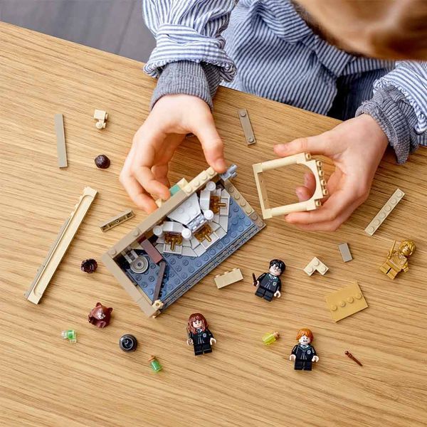 Конструктор LEGO Harry Potter Гоґвортс: невдача з багатозільною настійкою 76386 76386