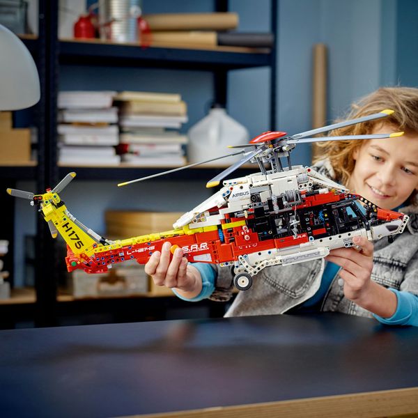 Конструктор LEGO® Technic Рятувальний гелікоптер Airbus H175 42145 42145