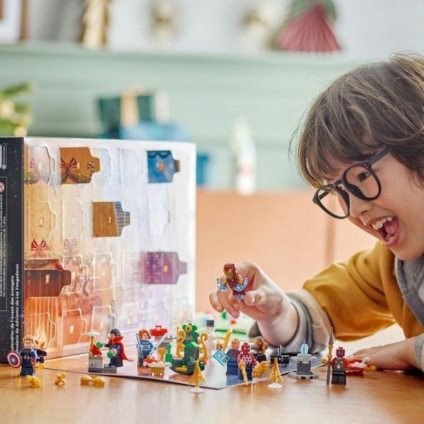 Конструктор LEGO Marvel Новогодний адвент календарь Мстители 243 детали 76267 76267