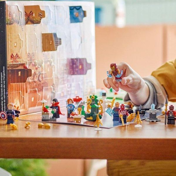 Конструктор LEGO Marvel Новогодний адвент календарь Мстители 243 детали 76267 76267