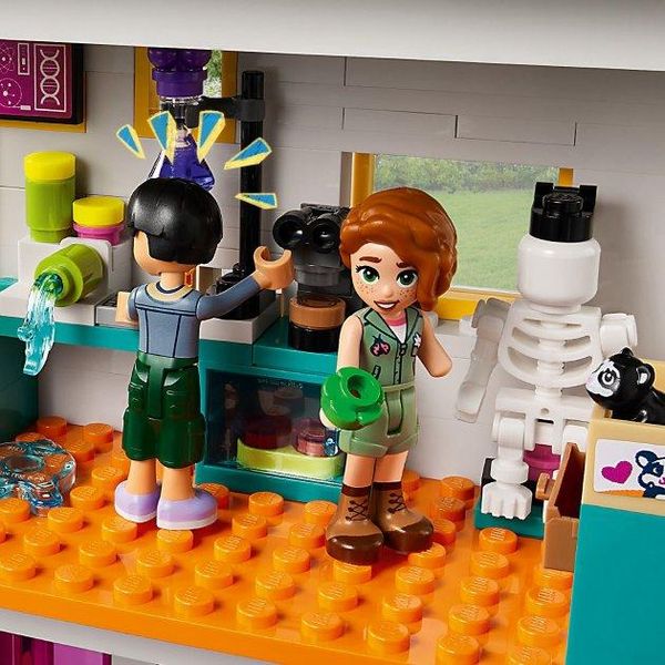 Конструктор LEGO Friends Хартлейк-Сіті: міжнародна школа 985 деталей 41731 41731