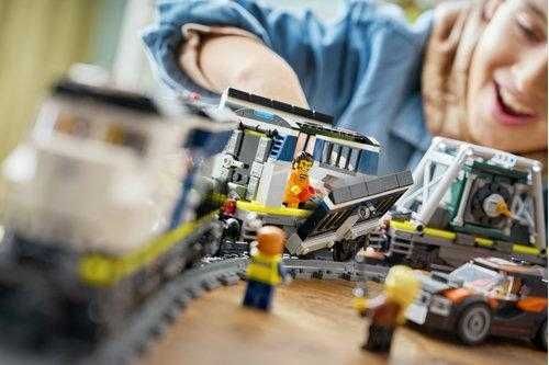 Купить Конструктор LEGO® City Ограбление полицейского поезда 60508