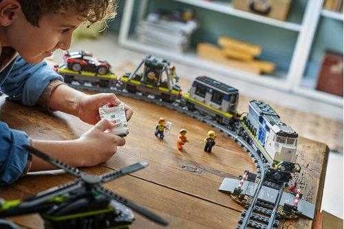 Купить Конструктор LEGO® City Ограбление полицейского поезда 60508