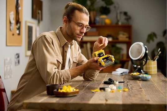 Купить Конструктор Набор LEGO® Icons Трансформеры. Бамблби 10338 в